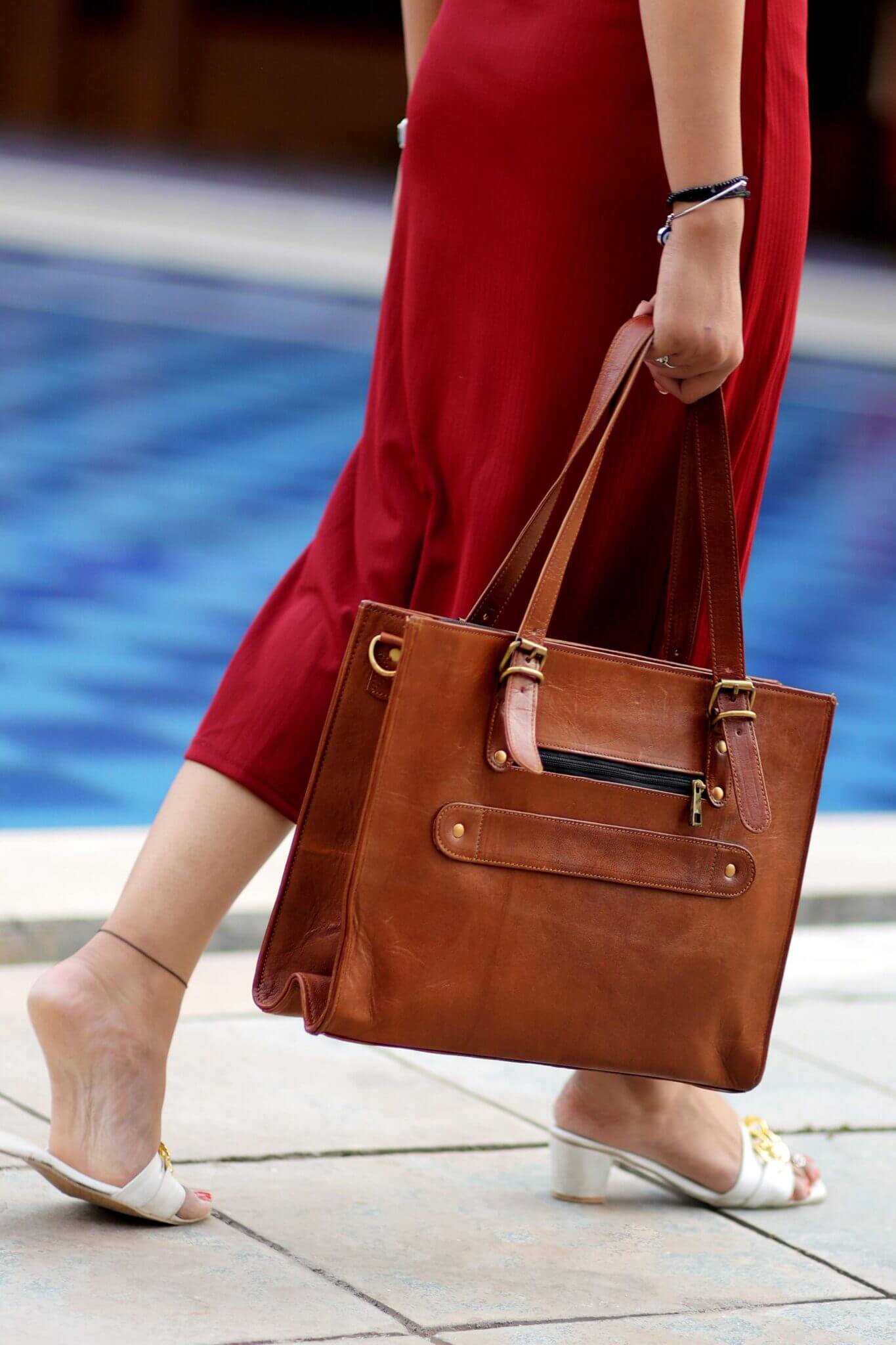 Elegant Brown Leather Laptop Tote Bag for Women – Stylish, Durable, and Functional