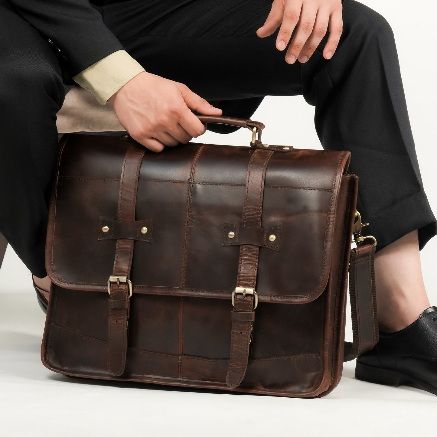 Godzi Handmade Leather Messenger Bag