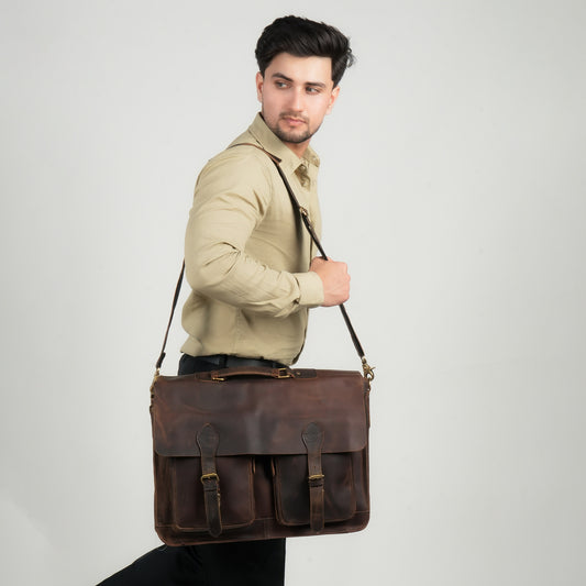 Godzi Buffalo Leather Messenger – The Designer