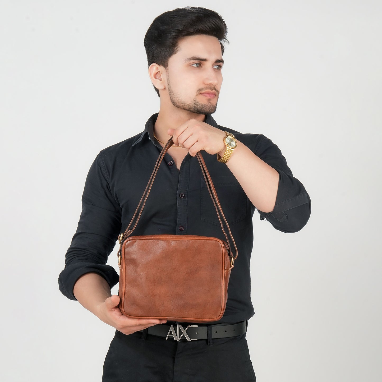 Godzi Unisex Leather Crossbody Bag – Compact Brown