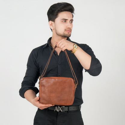 Godzi Unisex Leather Crossbody Bag – Compact Brown