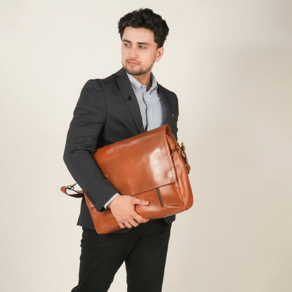 Godzi Handmade Leather Messenger Bag